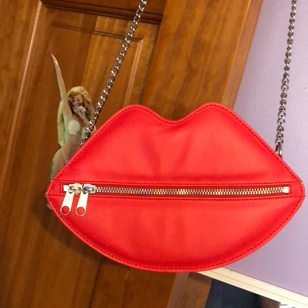 Lip Shaped Purse